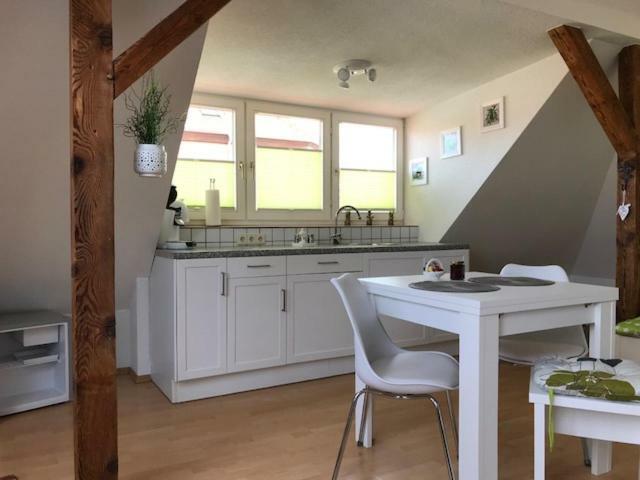 Liebevoll Eingerichtete Ferienwohnung Im Dg Zwenkau Exterior foto